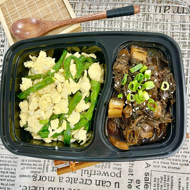 dried-plum-vegetable-braised-porkeggs-stir-fried-with-green-beans-1