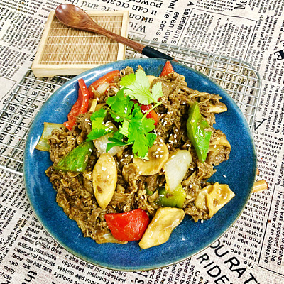孜然杏鲍菇炒肥牛【700ml盒装】