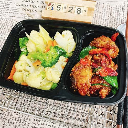 fried-pork-with-garlic-moss-and-oniondouble-pepper-beancurd-sheets-1