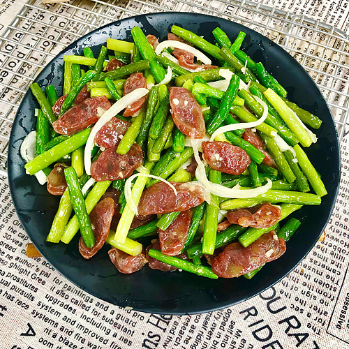 cantonese-style-sausage-stir-fried-with-garlic-sprouts-1