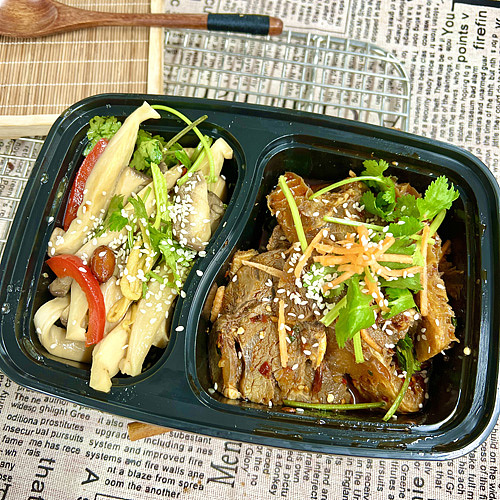spicy-beef-platterhand-torn-king-oyster-mushrooms-1