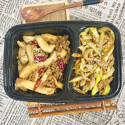 beijing-style-stir-fried-pork-strips-with-green-onionsdry-fried-king-oyster-mushroom-1