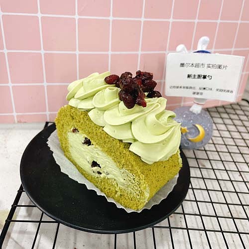 matcha-honey-bean-cake-roll-1