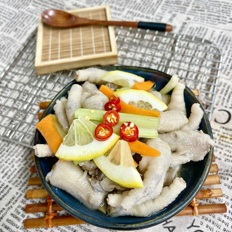 pickled-chili-chicken-feet-1