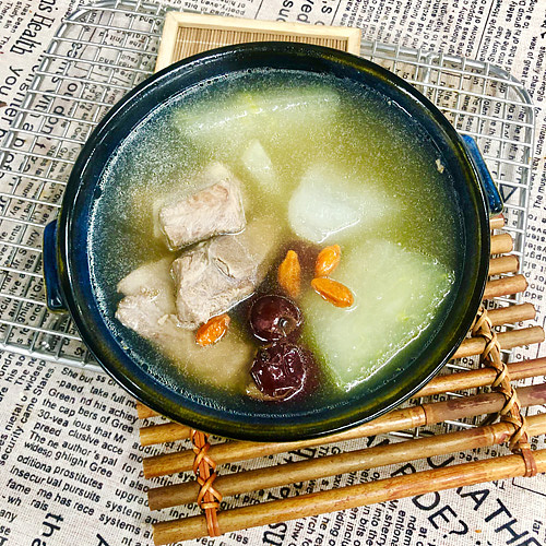 nourishing-winter-melon-and-pork-rib-soup-1