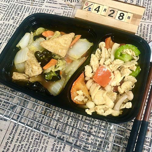spicy-stir-fried-cabbage-and-porkgarlic-sprouts-stir-fried-beancurd-sticks-1