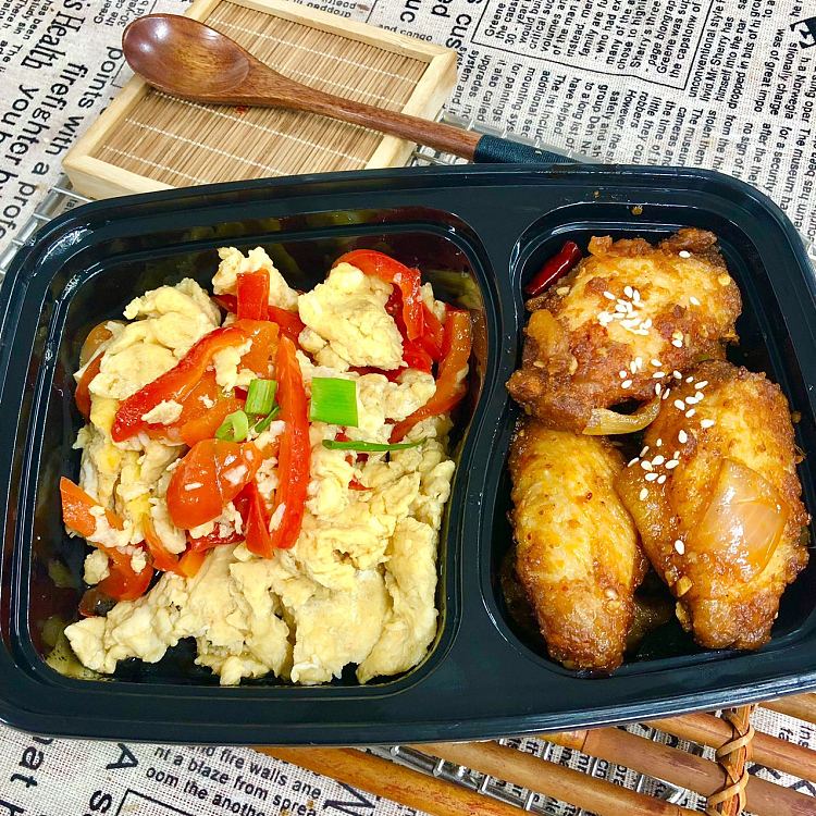 mala-dry-pot-chicken-wingettesred-bell-pepper-strips-stir-fried-with-eggs-1