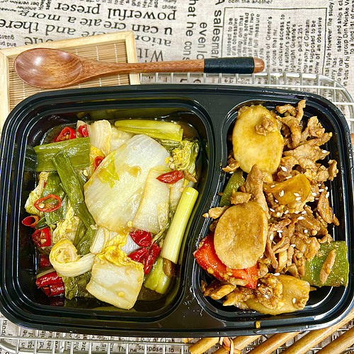 two-peppers-and-king-oyster-mushroom-stir-fried-with-pork-stripsspicy-and-sour-cabbage-1