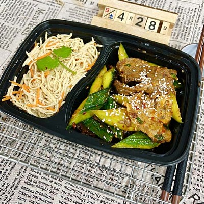 【凉菜】黄瓜炝牛肉（中辣）+凉拌葱油云丝（1000ml盒装）