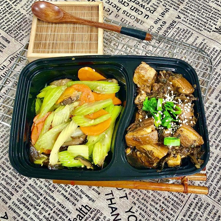 dried-plum-vegetable-braised-porkoyster-sauce-celery-1
