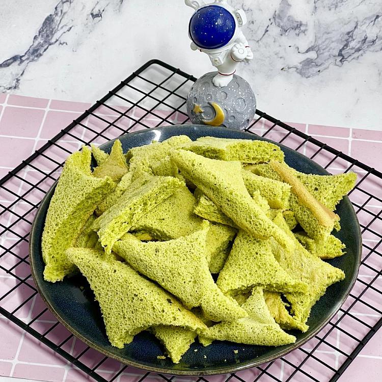 pandan-cake-crumbs-1
