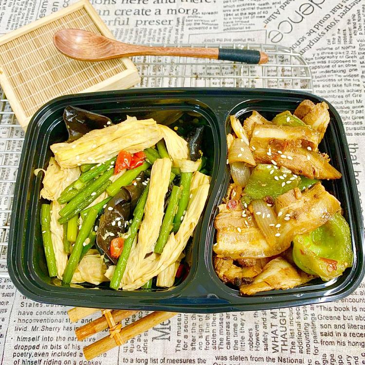 sichuan-twice-cooked-porkgarlic-sprouts-stir-fried-beancurd-sticks-1