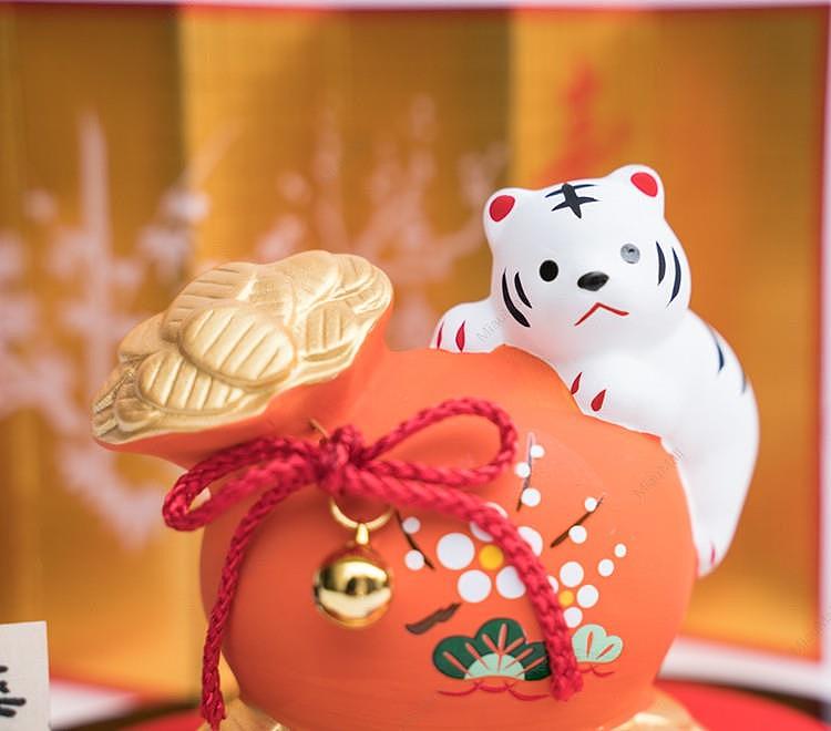 japanese-version-yakushi-kiln-2022-year-of-the-tiger-auspicious-zodiac-tiger-lucky-desktop-decoration-new-year-decoration-gift-treasure-bag-3