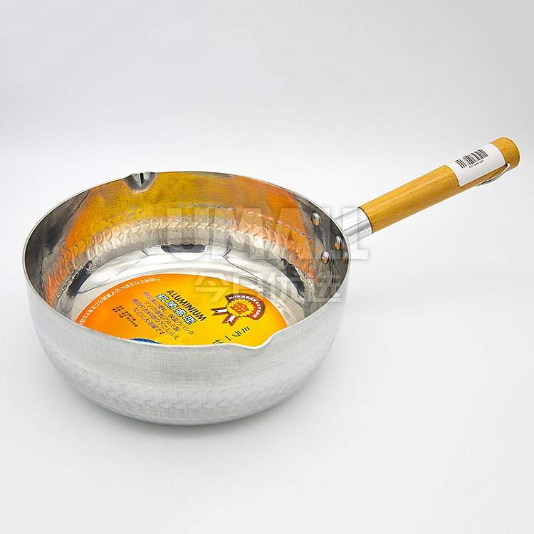 thickened-snow-flat-pan-with-a-wooden-handle-22cm-1