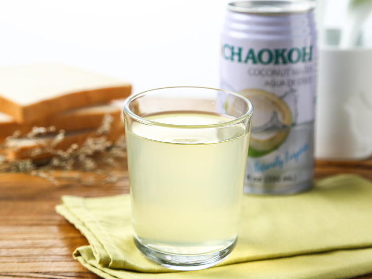 chaokoh-canned-coconut-water-350ml-2