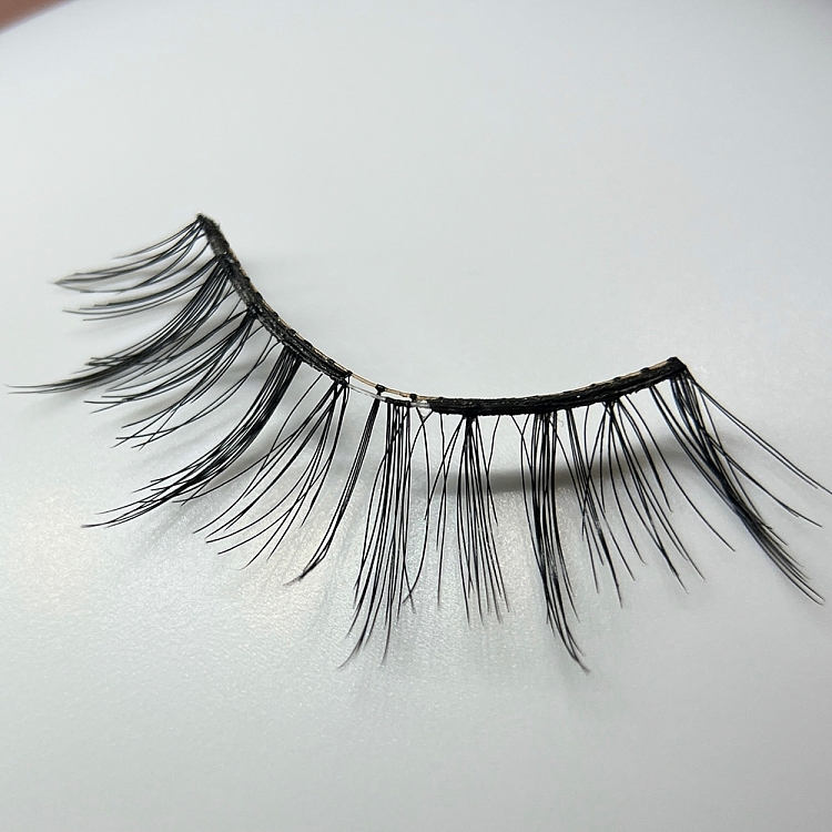 dyzlash-magnetic-eyelash-mini-comic-a1-set-2