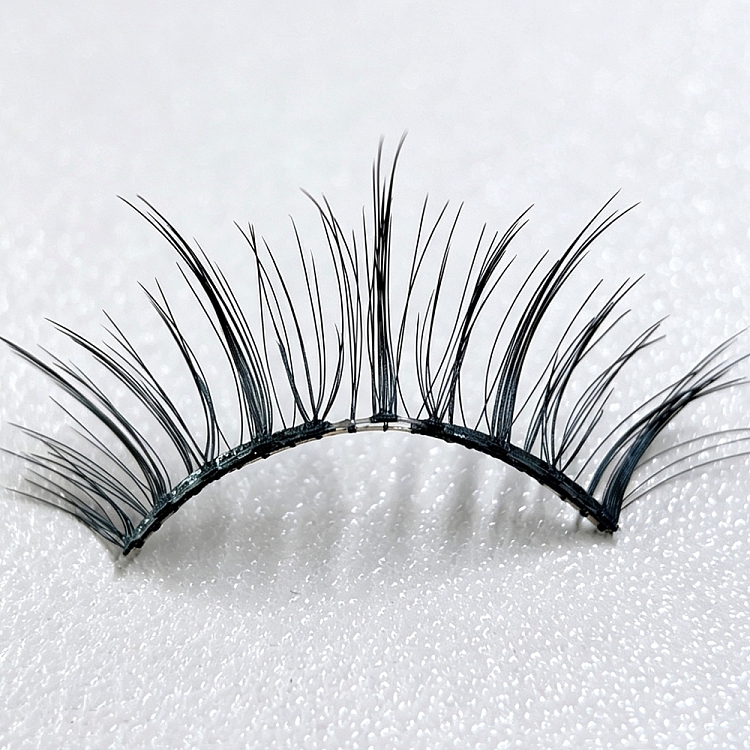 dyzlash-magnetic-eyelash-mini-comic-a1-set-3