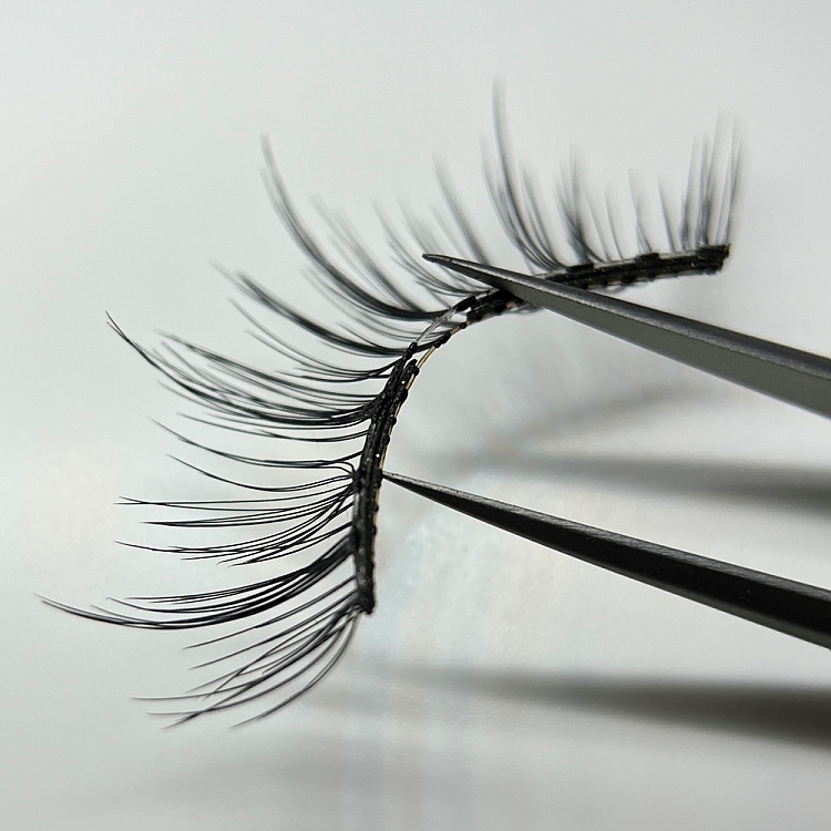 dyzlash-magnetic-eyelash-light-thai-a1-set-2