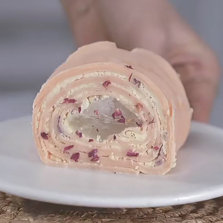 12cake-rose-lychee-towel-roll-approx-450g-1