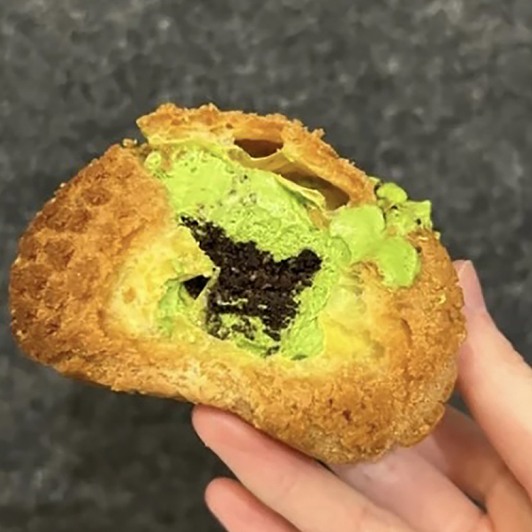 12cake-matcha-oreo-puffs-2pcs-about-200g-1