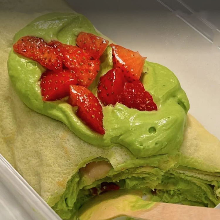 12cake-matcha-strawberry-towel-roll-approx-450g-1
