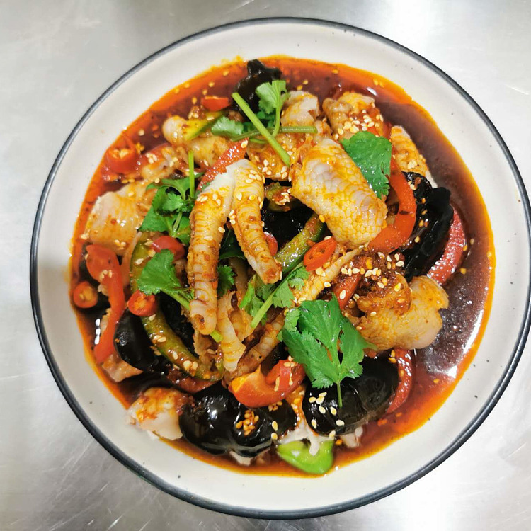 fresh-wow-cold-sichuan-spicy-boneless-phoenix-claw-240g-1