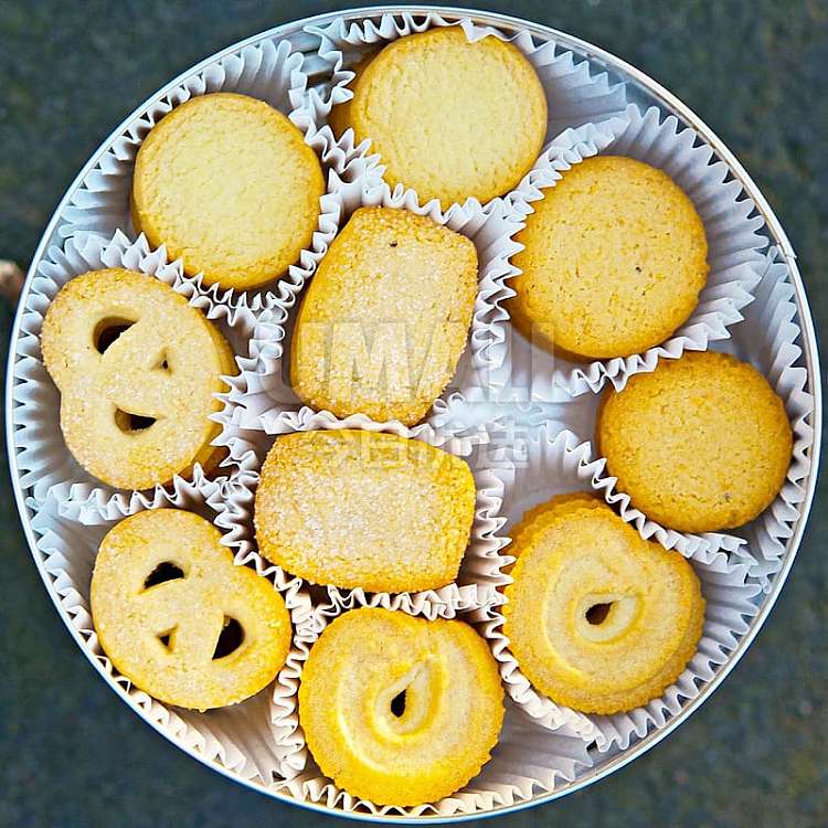 royal-dansk-blue-can-butter-cookies-181kg-2