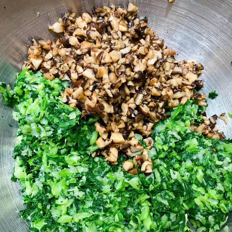 freezesmall-bowl-of-vegetables-bok-choy-shiitake-mushroom-10pcs-in-about-500g-2