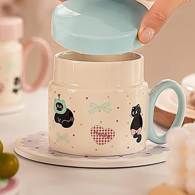 modern-housewife-cat-blue-mug-with-lid-380ml-3