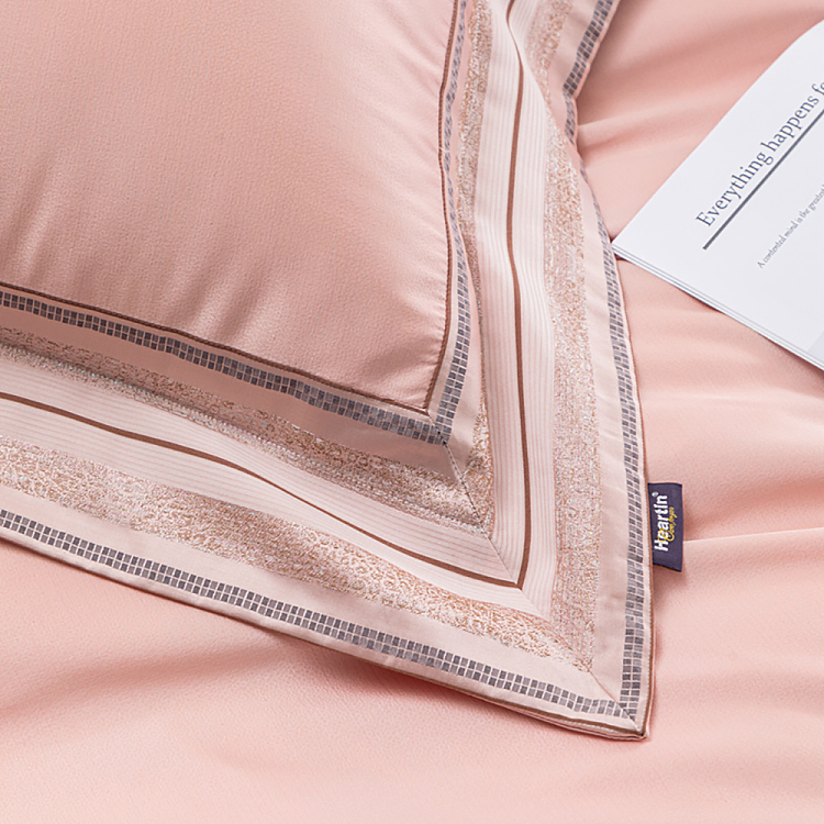 gift-box-with-bagheartin-bed-four-piece-set-dream-aman-pink-queen-3