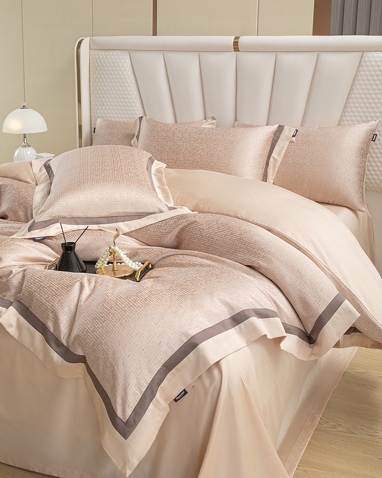 gift-box-with-bagheartin-bed-four-piece-set-golden-years-queen-1