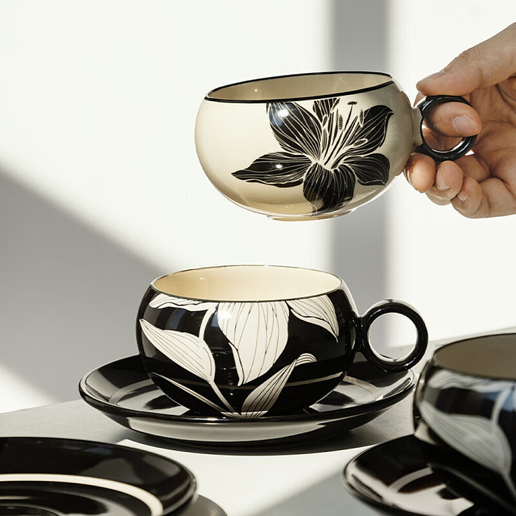 gift-box-modern-housewife-vintage-lily-cup-saucer-khaki-1