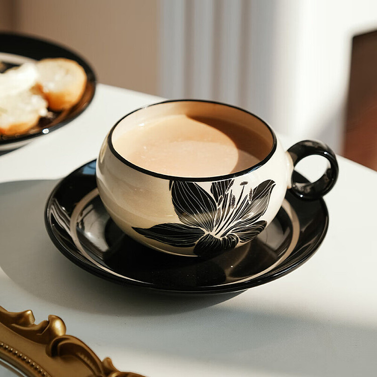 gift-box-modern-housewife-vintage-lily-cup-saucer-khaki-2