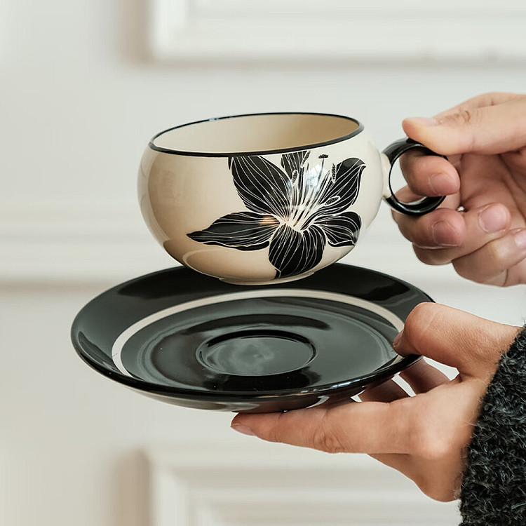 gift-box-modern-housewife-vintage-lily-cup-saucer-khaki-3