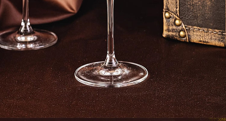 modern-housewife-red-wine-glass-490ml-13