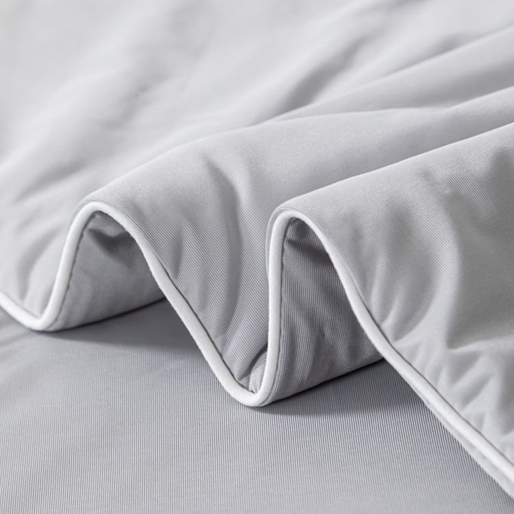 heartin-spring-summer-quilt-gray-king-3