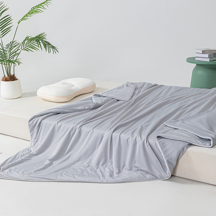 heartin-spring-summer-quilt-gray-king-5