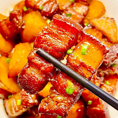 【鲜】10.8刀大餐吃饱 红烧肉炖土豆（700ml） 约400g