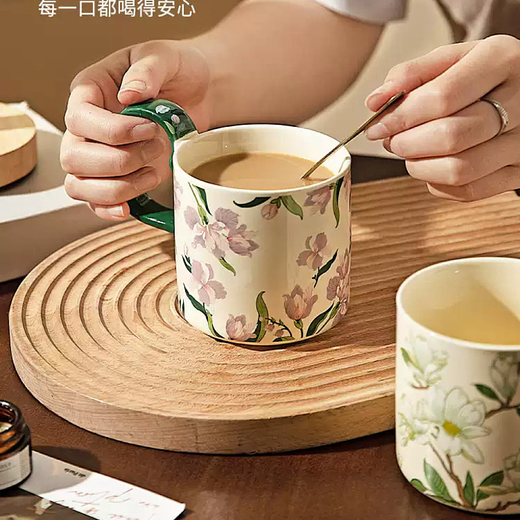 modern-housewife-camellia-mug-400ml-3