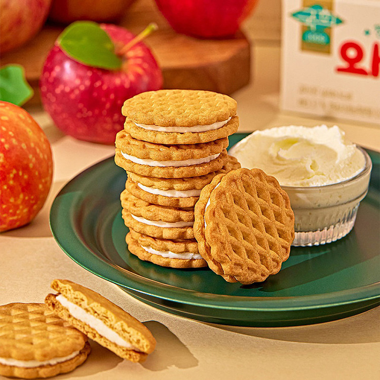crown-sandwich-cookies-apple-flavor-91g-3