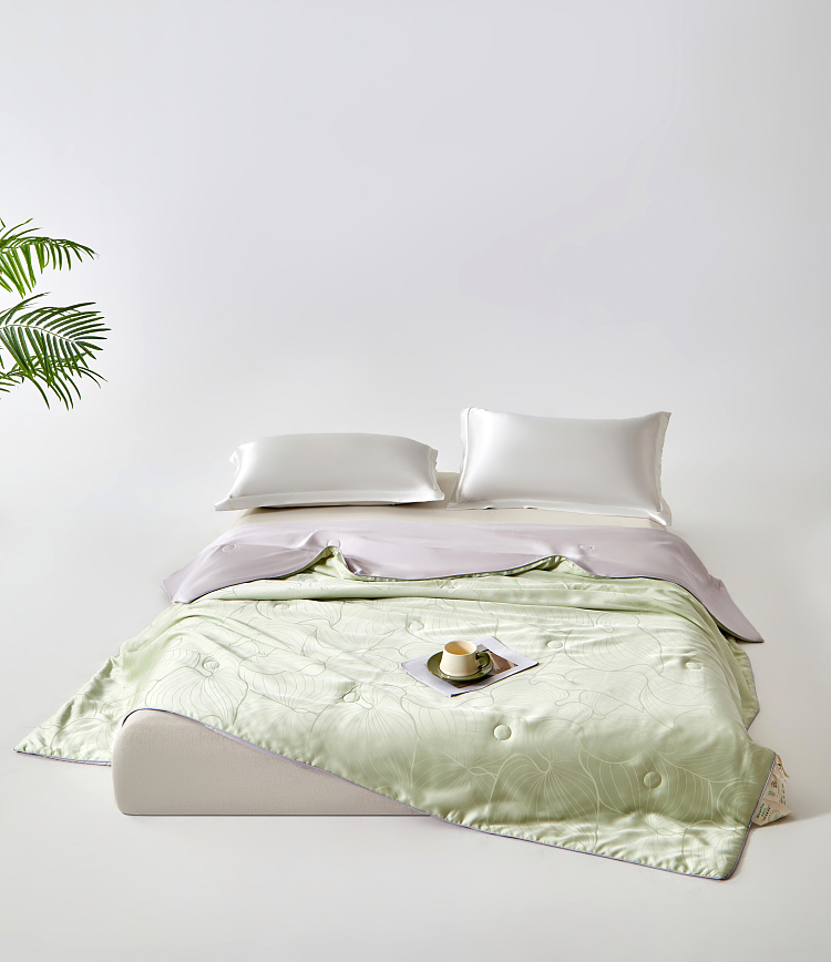 heartin-solid-green-silk-comforter-2-x-23-m-2
