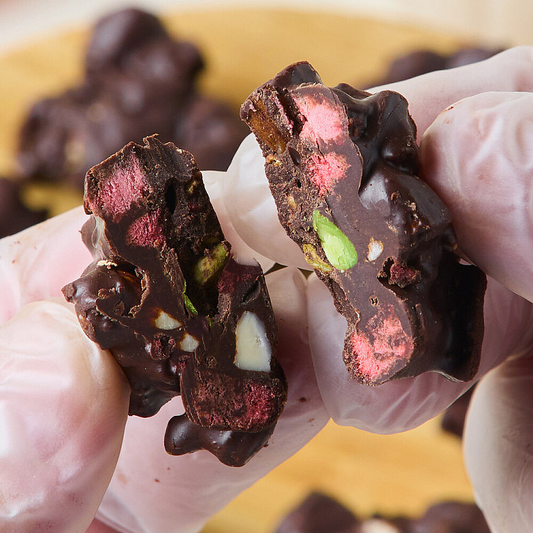 woji-xian-pistachio-chocolate-cookies-80g-4