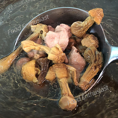 【冻】八二干海椒 慢熬浓香松茸走地鸡汤 780ml 约750g
