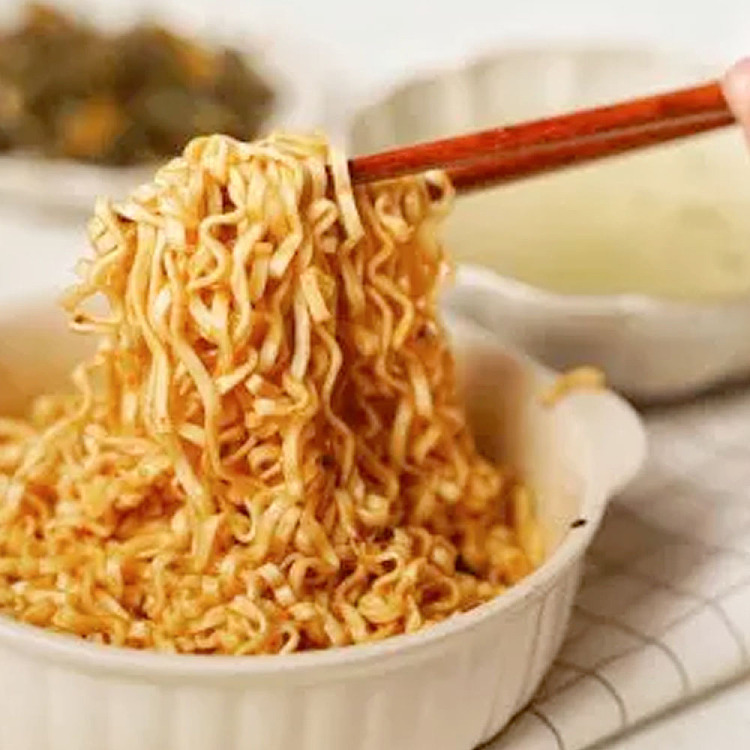 weilong-spicy-sauce-noodles-and-spicy-beef-noodles-85g5-bags-425g-4