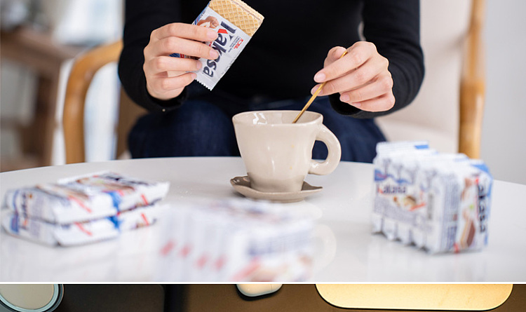 fuji-yoshiharu-chocolate-wafer-cookies-coconut-flavor-168g-11