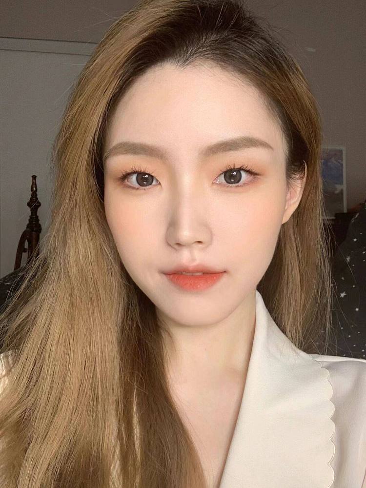 kissme-waterproof-brow-tint-04-natural-nude-brown-12