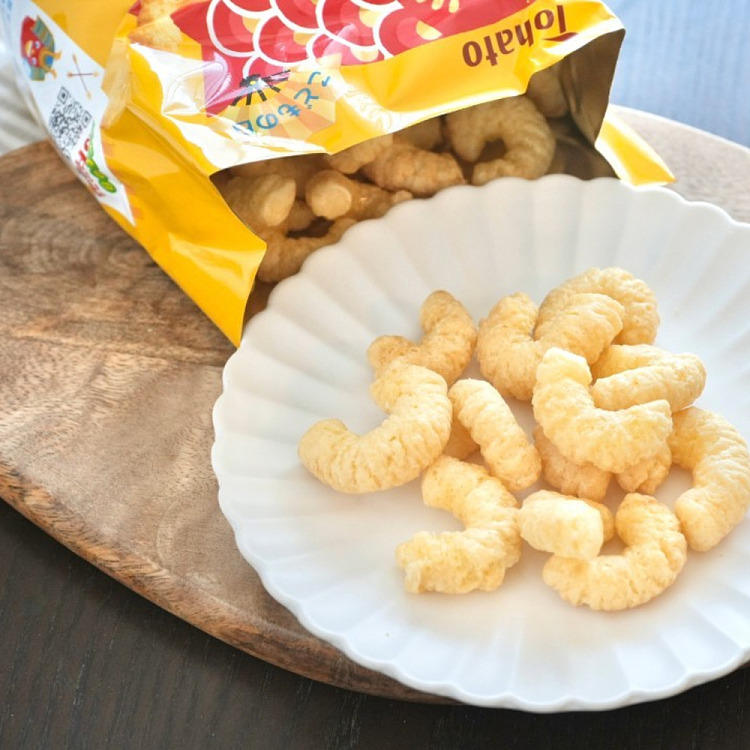 tohato-caramel-pudding-corn-sticks-62g-2