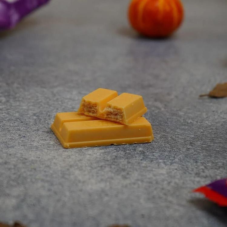 nestle-kitkat-halloween-mini-chocolate-wafer-apple-pie-flavor-9pcs-101g-3