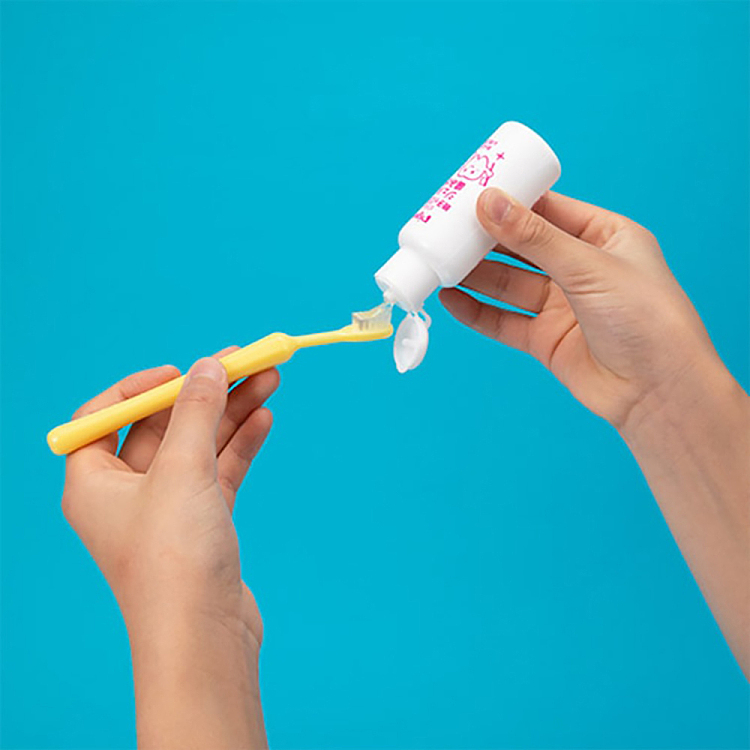 pigeon-strawberry-flavored-gel-toothpaste-for-starting-teething-2