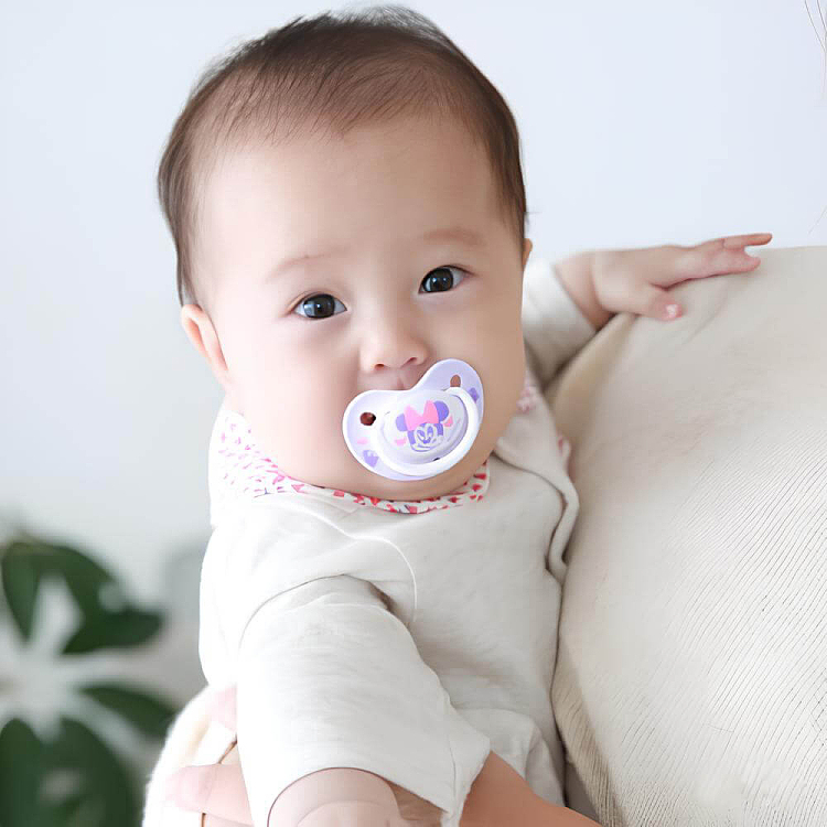 pigeon-baby-pacifier-size-m-purple-mickey-pattern-2